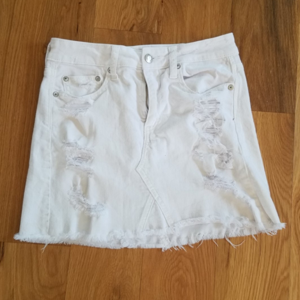 American Eagle distressed white jean Micro miniskirt